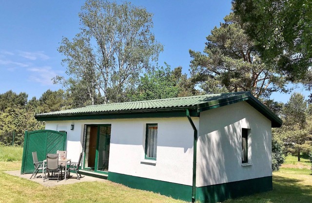 Cosy bungalow with 2 terraces and pure nature