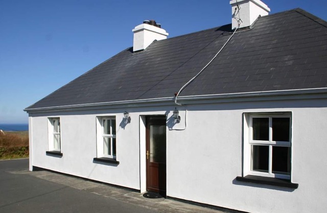 Cosy house with stunning views of the Atlantic