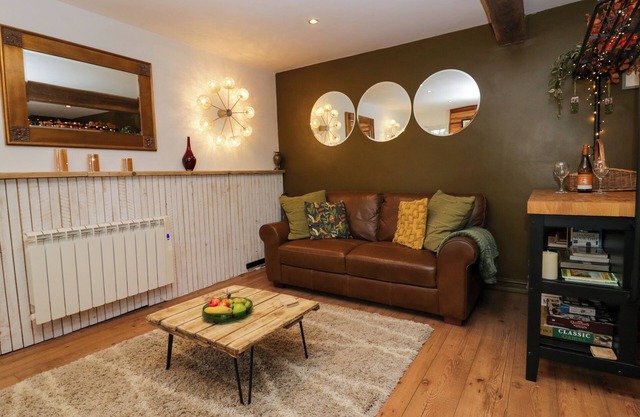 COSY LAKE DISTRICT VILLAGE APARTMENT, pet friendly in Whitehaven