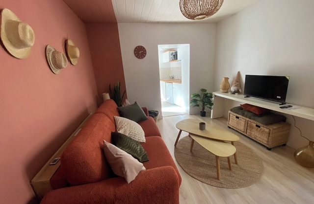 Cosy new studio with private courtyard