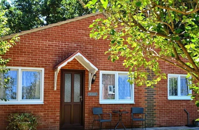 Cosy, self-contained dog-friendly cottage