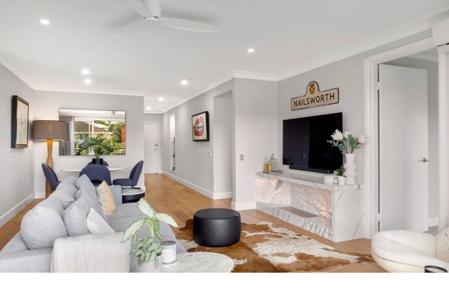 Cotswold & Coast Executive Apartment in Dee Why!
