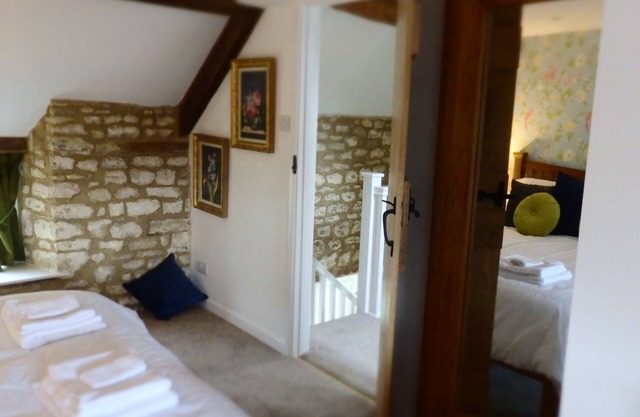 Cotswold Cottage - The Cottage - in the centre of Burford