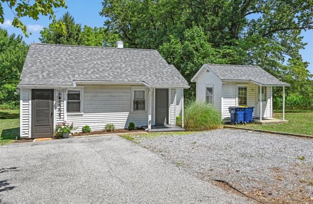 Cottage by the Pines