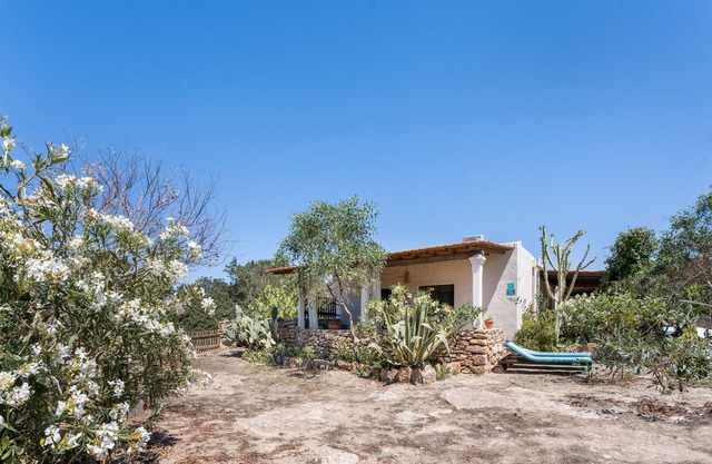 Cottage 'Can Mussenya 2' with Private Terrace, Wi-Fi and Air Conditioning