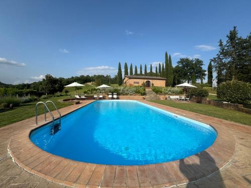Cottage con piscina immerso nel verde delle crete senesi