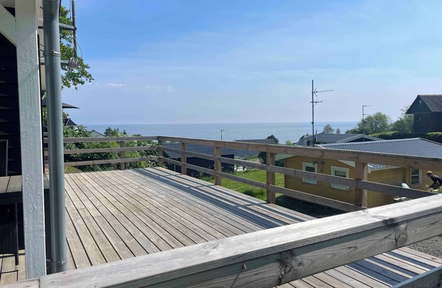 Cottage with a View- 5 min. from beach