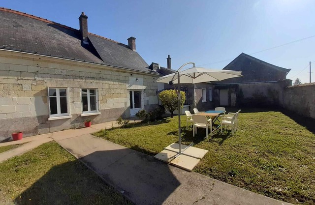 Cottage with big garden, bikes, pets allowed, cleaning included and Wi-Fi in Restigné