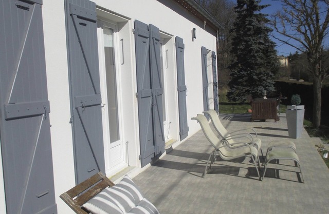 Country charm and comfort