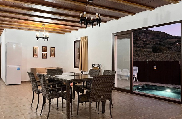 Country House 'Cortijo Borreguero' with Mountain View, Private Pool and Wi-Fi