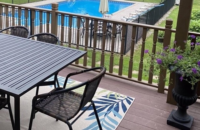 Country House-great getaway five miles from the beach, Asbury Park…