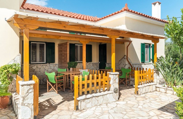 Country House 'Maisonette with Private Patio 5' with Mountain View, Wi-Fi and Air Conditioning