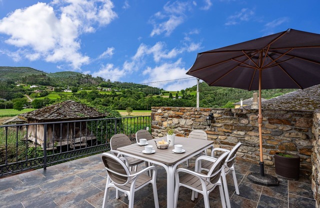 Country House 'Posada De Las Hoces - La Pradera' with Mountain View, Private Terrace and Wi-Fi