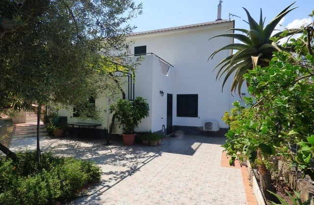 Country villa with a view of the Aeolian Islands