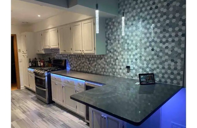 Coziest estate home 20 minutes to downtown