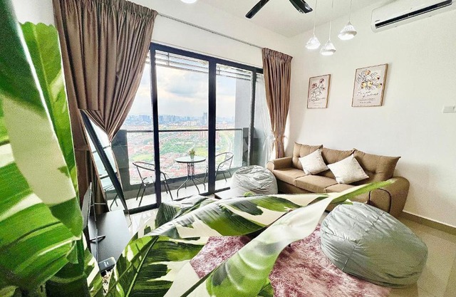 Cozy 1-7 pax Sunway Pyramid 2Room Wifi TV Balcony