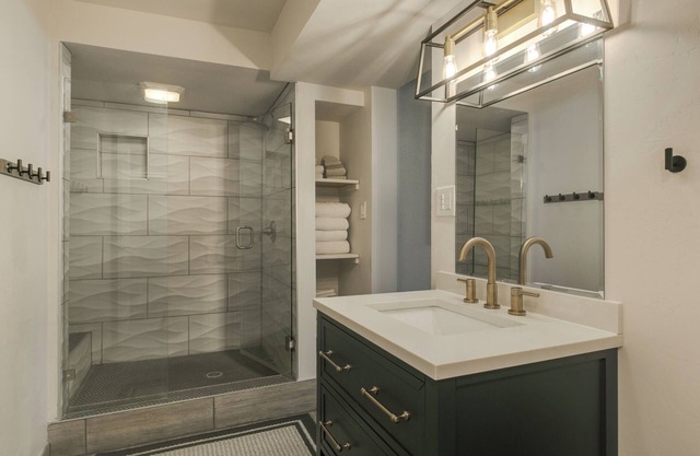 Cozy 1-bedroom apartment in fabulous Albuquerque with AC, WiFi