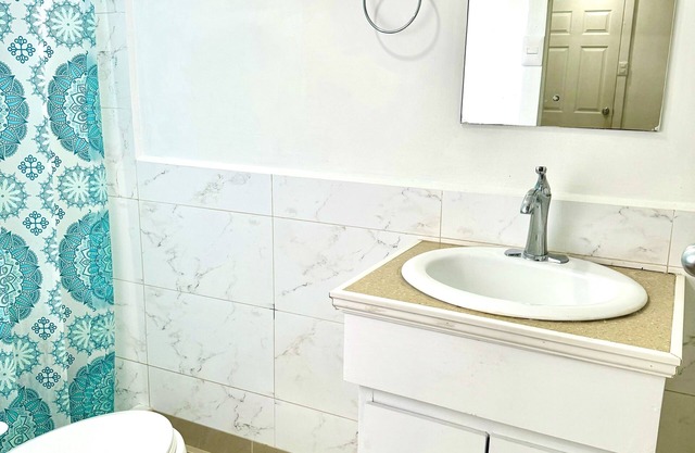 Cozy 1 Bedroom Studio Apt. in Petit Valley.