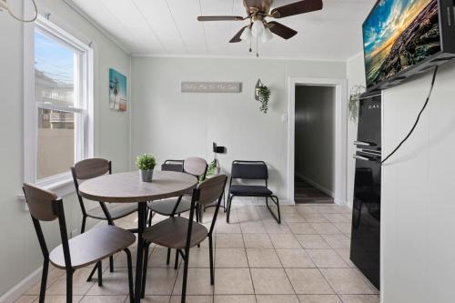 Cozy 1st Floor apt blocks from Beach Boardwalk 2