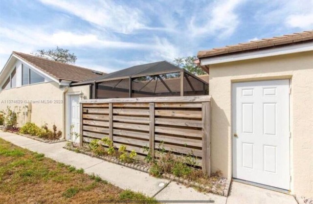 Cozy 2 Bed 2 Bath villa at Wellington, FL