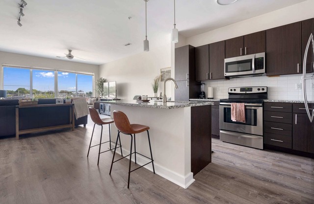Cozy 2-Bed Unit in Grandview