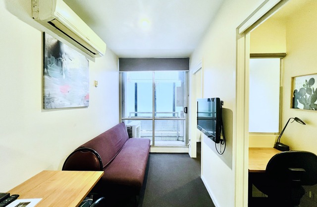 Cozy 2-Bedroom Apartment for 3 | Prime CBD Location near Arrow on Swanston