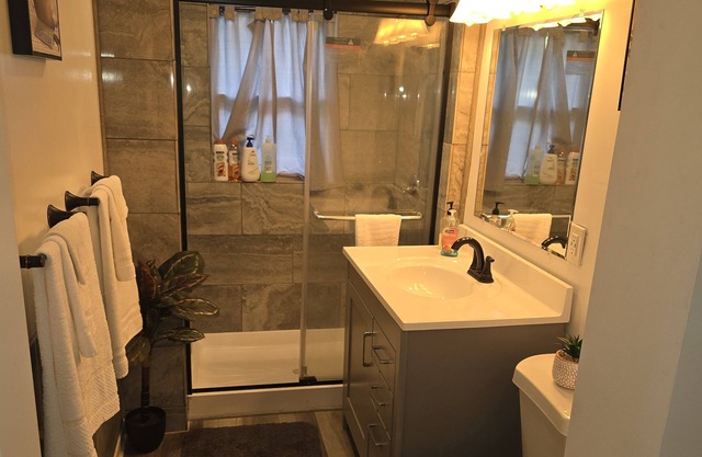 Cozy 2-bedroom newly renovated with balcony and updated kitchen and bath.