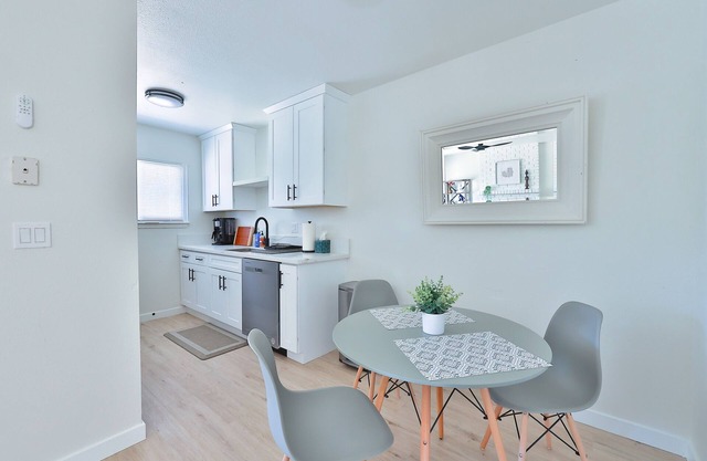 Cozy 2BR/1BA near Lake Natoma