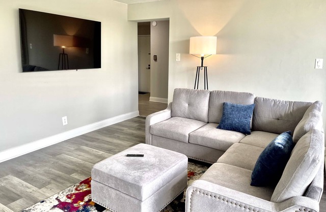 Cozy 2BR Condo w/Amazing Views