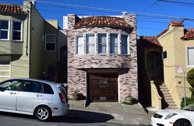 Cozy 2BR, Totally Private Suite With Parking, Convenient Public Transit