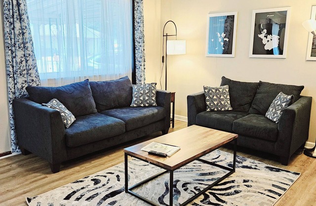 Cozy 3 bed 1 bath entire house- up to 6 people