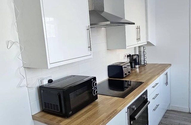 Cozy 3-bed House in Dagenham