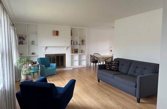 Cozy 3 bedroom home in Arlington Heights