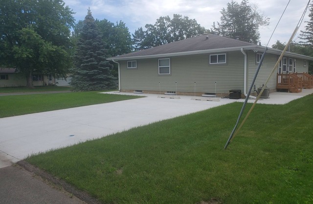 Cozy 3-bedroom condo with AC and WiFi in enjoyable Eau Claire