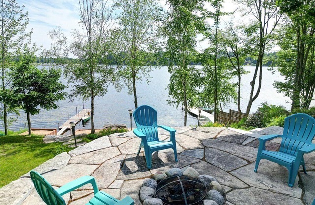 Cozy 3-Bedroom Waterfront Cottage with Water Sports & Stunning Sunsets