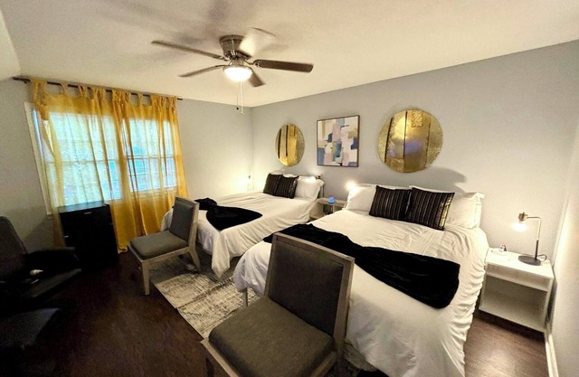 Cozy 3BR/3BA Gainesville Getaway w/Parking