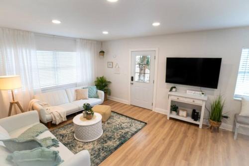 Cozy 3br With Patio & Yard Near Ybor City
