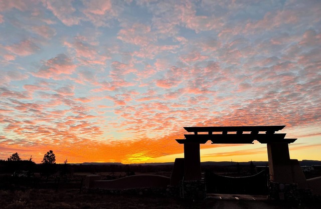Cozy 4-bedroom cabin in Chama with relaxing mountain vibes