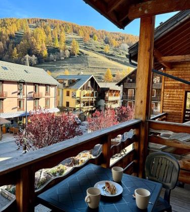 Cozy 4 bedroom duplex apartment, spa residence