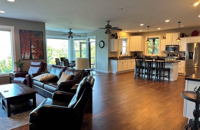 Cozy 4 bedroom home in beautiful, scenic Woodland, WA.