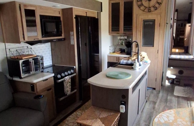 Cozy 5th wheel in Foothills of the Blue Ridge Parkway