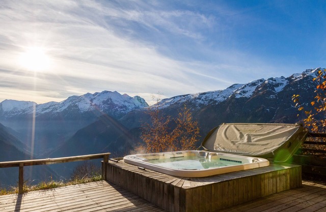 Cozy and very sunny apartment - spa pool and sauna- ideal family