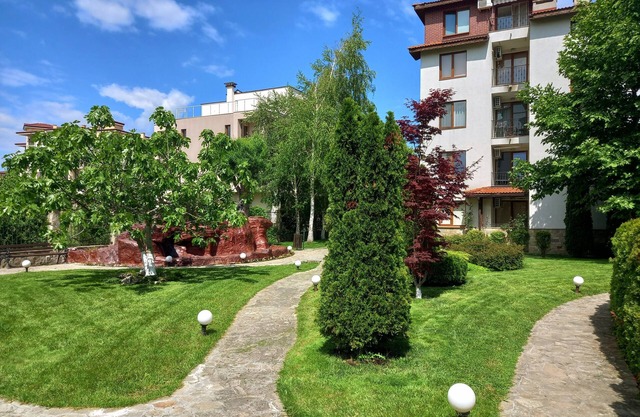 Cozy apartment in Apolon-7, Nessebar near the sea with garden and swimming pools