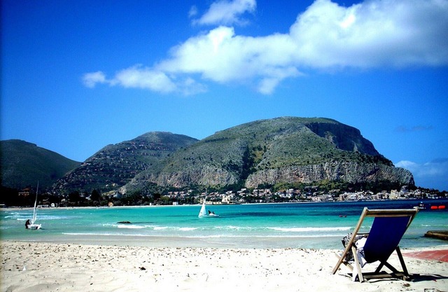 Cozy apartment, panoramic terrace,sea view, garden,10 minutes to Palermo