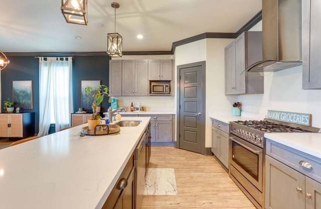 Cozy Arabi Home w/Yard ~ 6 Mi to French Quarter!