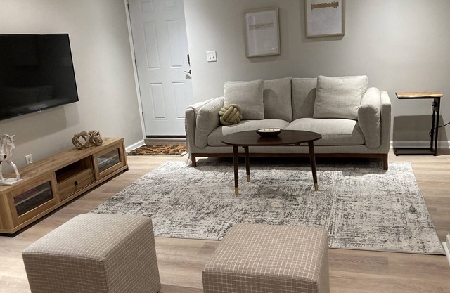 Cozy Basement with Private Entrance and Self Check In