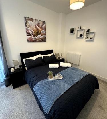 Cozy Bracknell Apartment with Modern Amenities