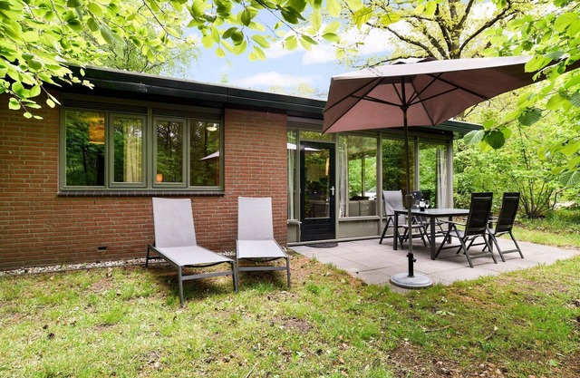 Cozy Bungalow in Putten