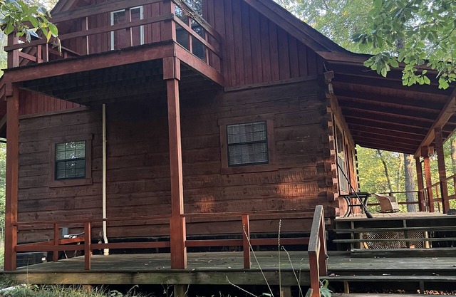 Cozy cabin. Not to far from bowling green!