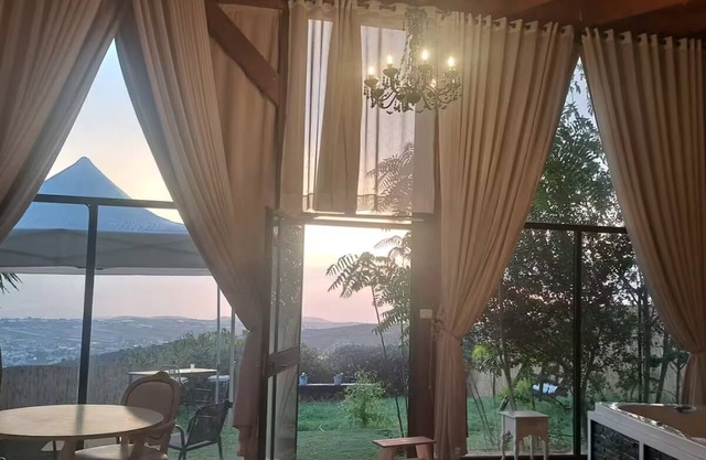 Cozy cabin on the edge of the mountain